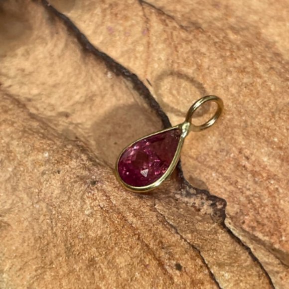 1.2CT Natural Hot Neon Pink Tourmaline Pear Shape Solid 14K Yellow Gold Pendant - Picture 5 of 5